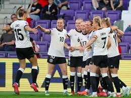 一脚踢3米高？文班亚马夸张高踢腿直接将篮网内篮球踢出