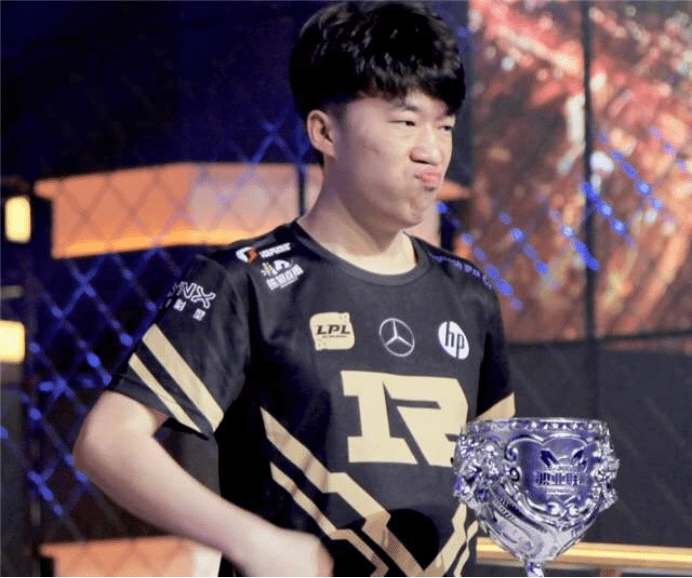 蒙上了阴影 蒙上了阴影