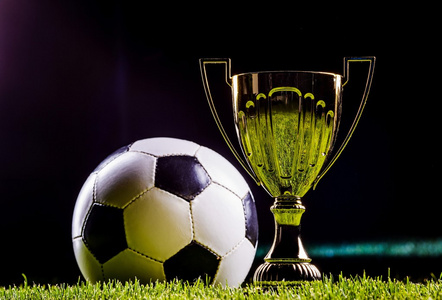 带来了深刻 带来了深刻